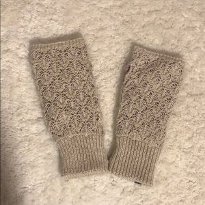 Tan finger gloves